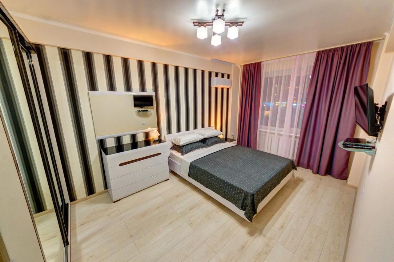 Apartment прекрасная 2к бульвар леси украинки. дружбы народов Kyiv