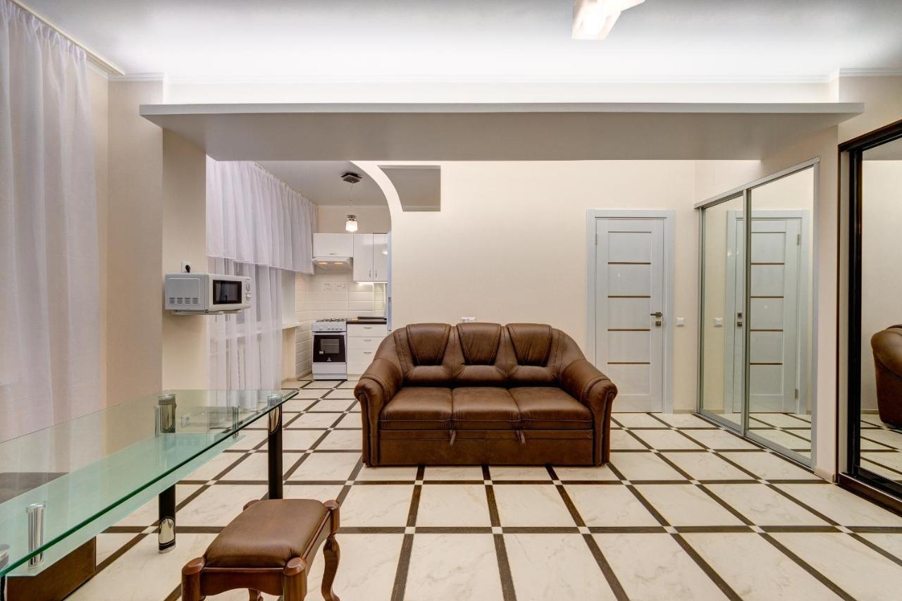 прекрасная 2к бульвар леси украинки. дружбы народов Apartment