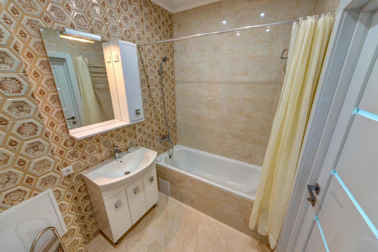 прекрасная 2к бульвар леси украинки. дружбы народов Apartment Kyiv