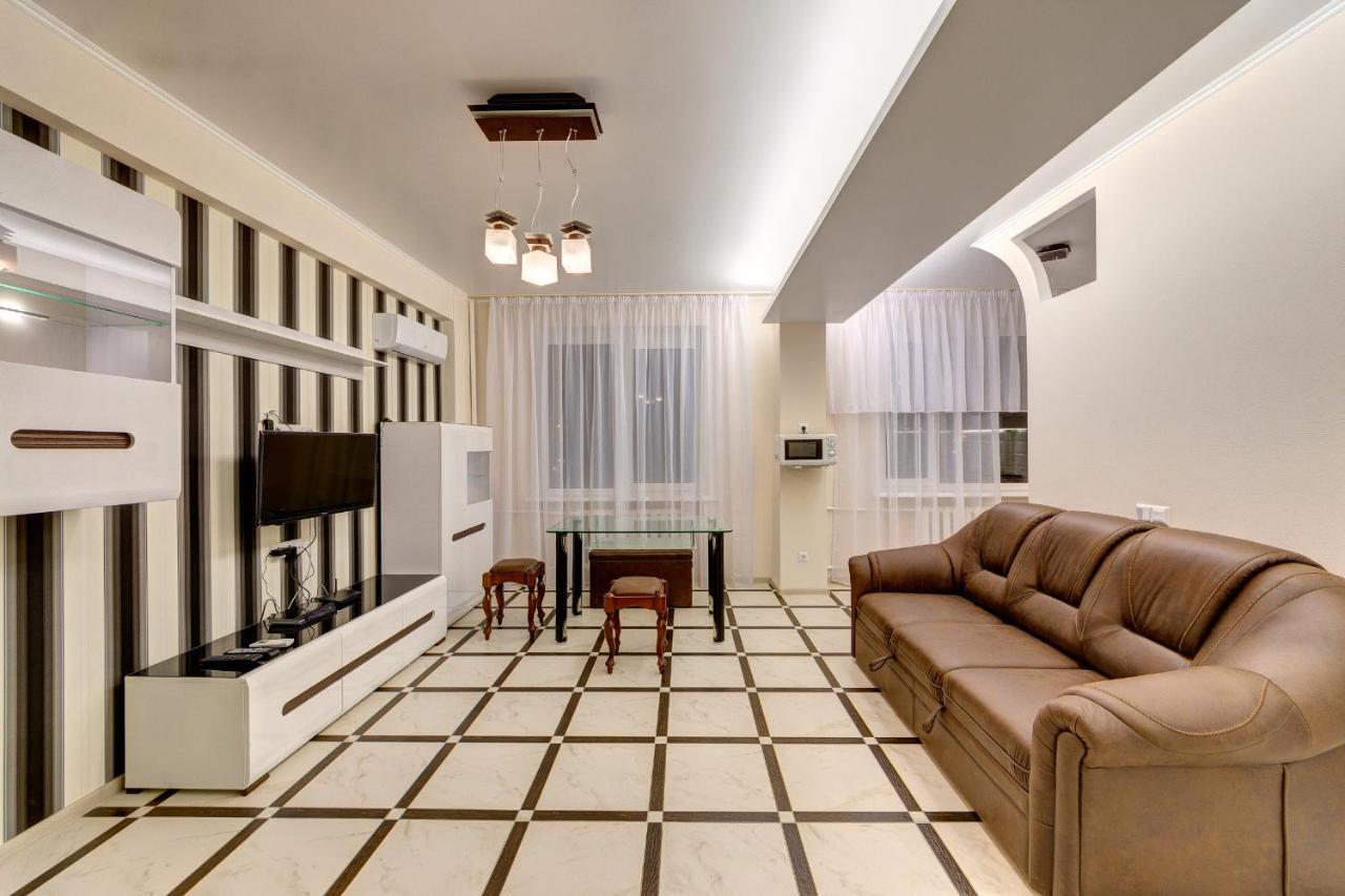 Apartment прекрасная 2к бульвар леси украинки. дружбы народов *